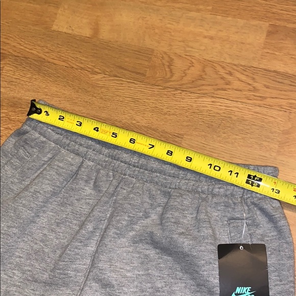 NWT Nike SB Logo Swoosh Sweat Shorts, Large - Picture 6 of 11